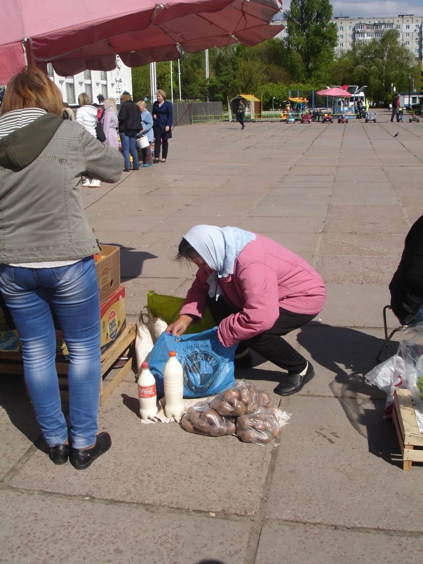 У Білій Церкві знов боряться зі стихійною торгівлею (фото) - фото 6 У Білій Церкві знов боряться зі стихійною торгівлею (фото) - фото 6