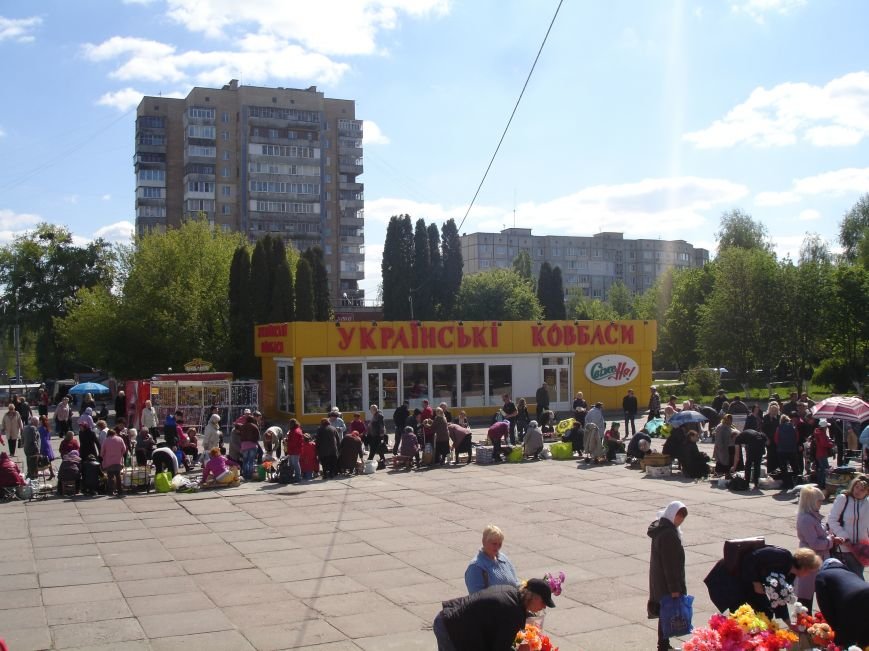 У Білій Церкві знов боряться зі стихійною торгівлею (фото) - фото 1 У Білій Церкві знов боряться зі стихійною торгівлею (фото) - фото 1