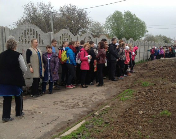 У Полтавській школі шукали вибухівку (фото) - фото 2 У Полтавській школі шукали вибухівку (фото) - фото 2