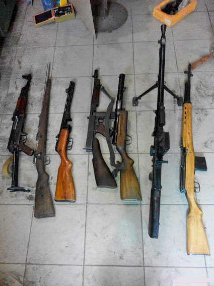 Арсенал незаконного оружия обнаружен в Черниговской области (фото) - фото 1 Арсенал незаконного оружия обнаружен в Черниговской области (фото) - фото 1