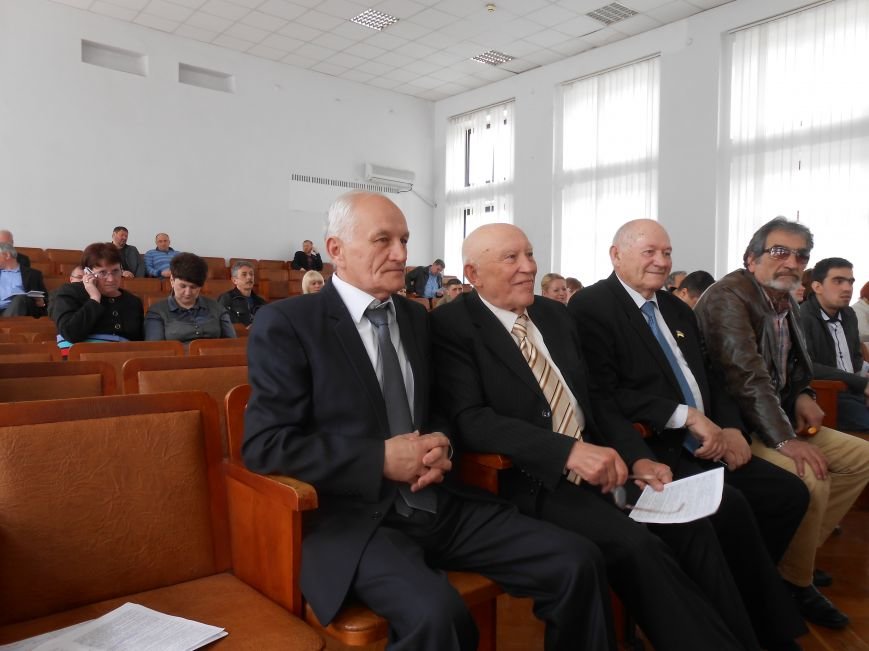 Звание «Почетный гражданин Днепродзержинска» присвоено Евгению Сорокину (фото) - фото 1 Звание «Почетный гражданин Днепродзержинска» присвоено Евгению Сорокину (фото) - фото 1