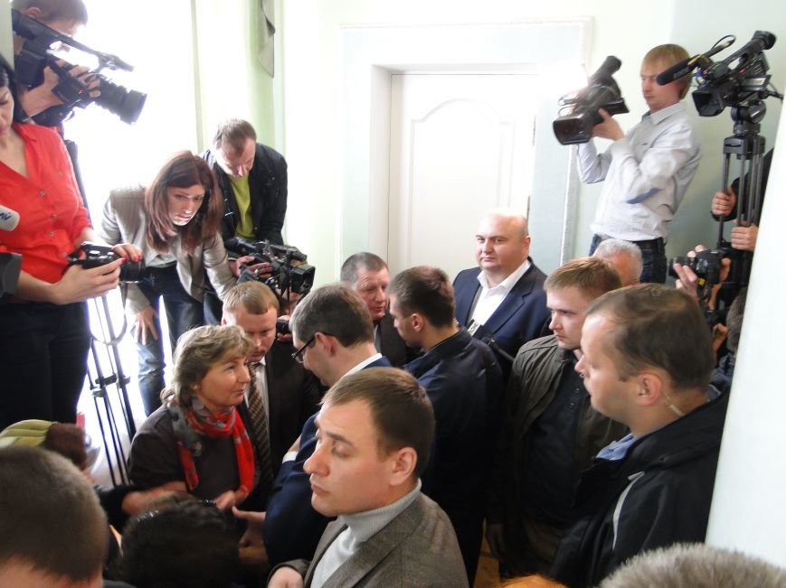 Конфліктне представлення Олександра Корнійчука на посаду голови Хмельницької ОДА (Фото, відео) (фото) - фото 5 Конфліктне представлення Олександра Корнійчука на посаду голови Хмельницької ОДА (Фото, відео) (фото) - фото 5