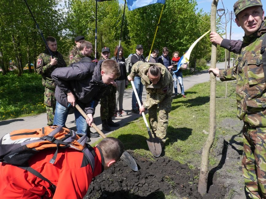 У парку Топільче буде алея на честь загиблих в АТО Героїв Тернопільщини (Фоторепортаж) (фото) - фото 1 У парку Топільче буде алея на честь загиблих в АТО Героїв Тернопільщини (Фоторепортаж) (фото) - фото 1