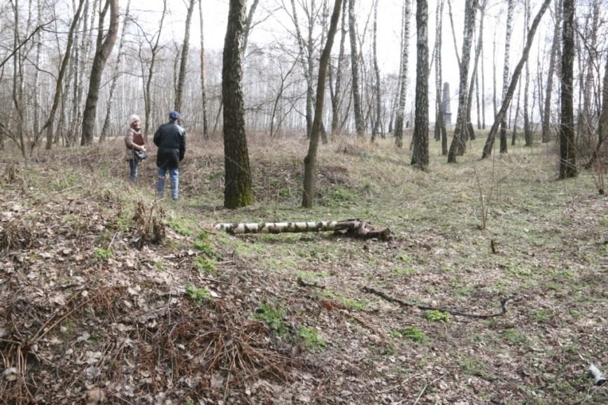 Война - одна, память - разная. В Чернигове "забыли" о брат..., фото-5 Война - одна, память - разная. В Чернигове "забыли" о братской могиле, фото-5