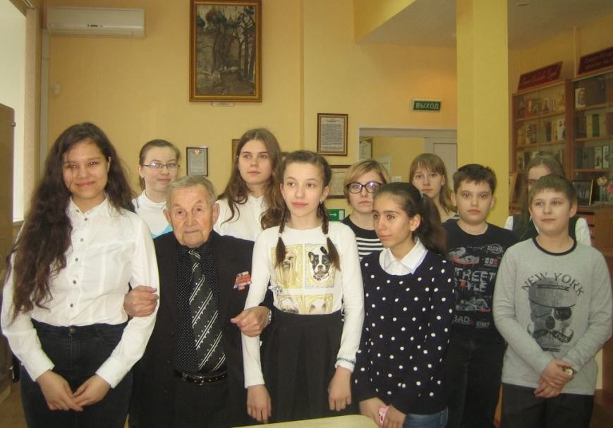 Л.-со-школьниками Л.-со-школьниками