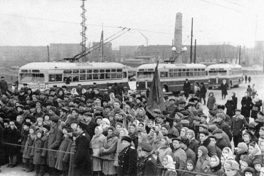 Прогулки по Запорожью с Романом Акбашем: гуляем возле пере..., фото-8 Прогулки по Запорожью с Романом Акбашем: гуляем возле перекрестка Металлургов-Хмельницкого, фото-8