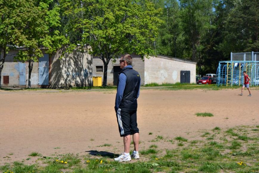 «Валерий Вильсонович, что за глупое опоздание на урок?»: фоторепортаж со школьного стадиона в Новополоцке, фото-8