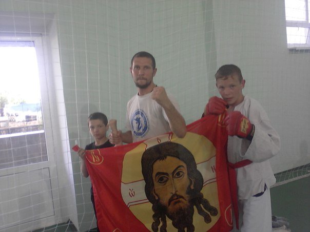 На пьедестале (2) На пьедестале (2)