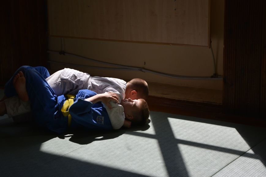 «Бросок через бедро с захватом отворота»: фоторепортаж с тренировки по дзюдо в Новополоцке, фото-24