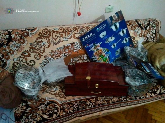 На Рівненщині чоловік віддав дві тисячі євро за столові при..., фото-1 На Рівненщині чоловік віддав дві тисячі євро за столові прибори, фото-1