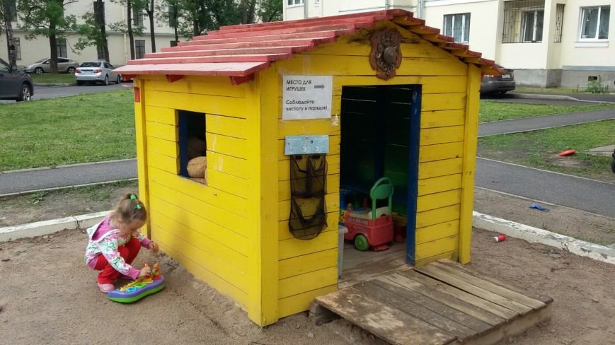 Детская площадка в Пушкине Детская площадка в Пушкине