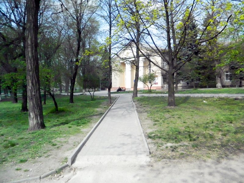 Прогулки по Запорожью с Романом Акбашем: гуляем по Тургене..., фото-3 Прогулки по Запорожью с Романом Акбашем: гуляем по Тургенева и Горсаду, фото-3