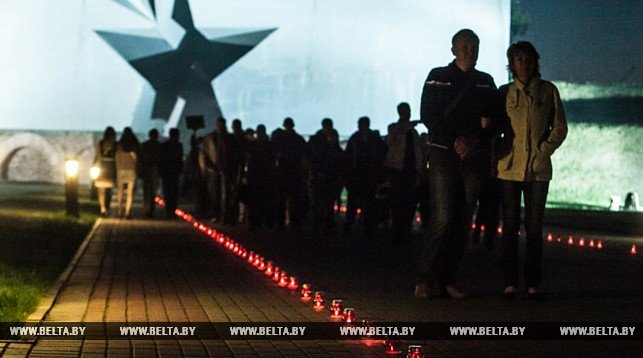 В Брестской крепости тысячи людей встретили рассвет на митинге в память о начале войны, фото-5
