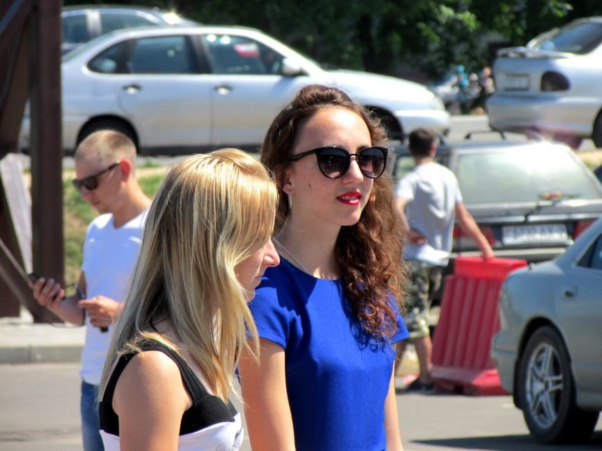Девушки, «Москвичи», дрифт на BMW. В Полоцке прошла выставка ретро и тюнингованных авто (+ видео), фото-12