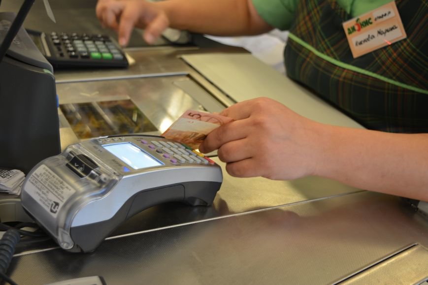 «А в магазине за них можно что-нибудь купить?»: как новополочане реагируют на новые деньги в банкоматах, фото-10