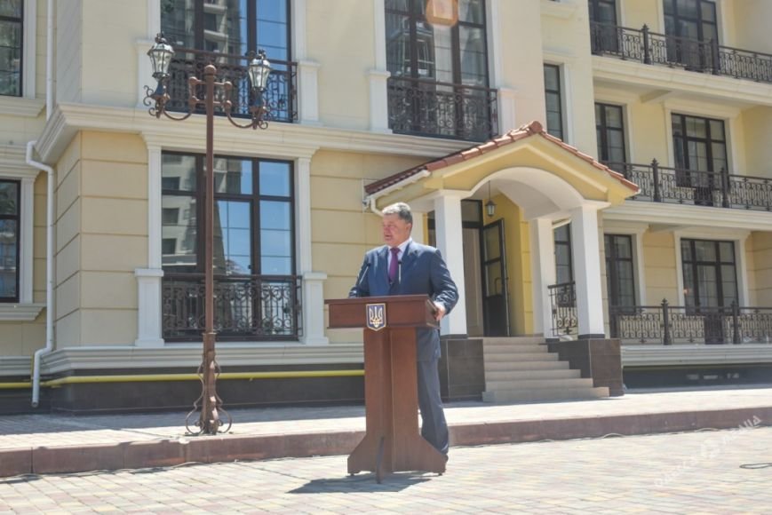 Визит Порошенко в Одессу: что осталось за кадром (фото), фото-3 Визит Порошенко в Одессу: что осталось за кадром (фото), фото-3