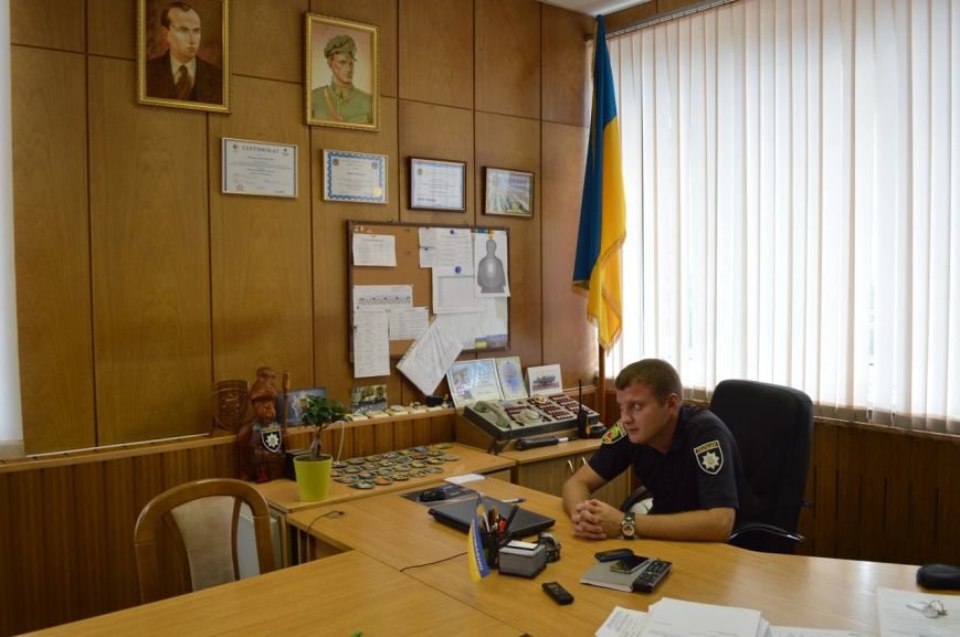 Роман Пилипенко о портрете Бандеры в кабинете, курьезных в..., фото-3 Роман Пилипенко о портрете Бандеры в кабинете, курьезных вызовах и будущем велопатруле, фото-3