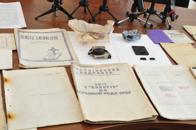 У "чорних археологів" вилучили архіви УПА, знайдені на Тернопільщині - фото 3
