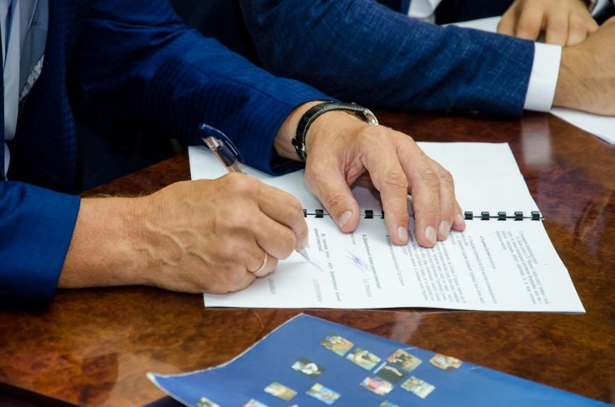 3_ Наступний етап - підписання угоди з Ощадбанком про виготовлення електронних карток 3_ Наступний етап - підписання угоди з Ощадбанком про виготовлення електронних карток