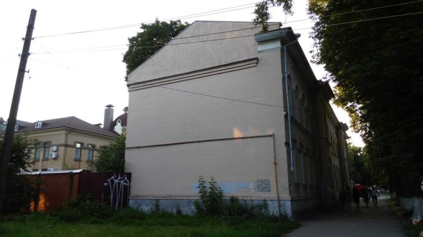 Стіна для муралу у Полтаві Стіна для муралу у Полтаві