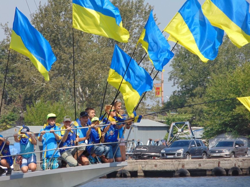 На День Независимости в Николаеве воды Южного Буга и Ингула..., фото-9 На День Независимости в Николаеве воды Южного Буга и Ингула заполнили 730 флагов Украины (ФОТОРЕПОРТАЖ), фото-9
