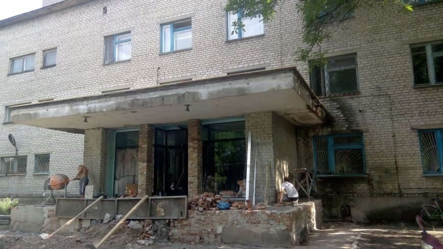 ремонт крыльца ждбольницы начало ремонт крыльца ждбольницы начало