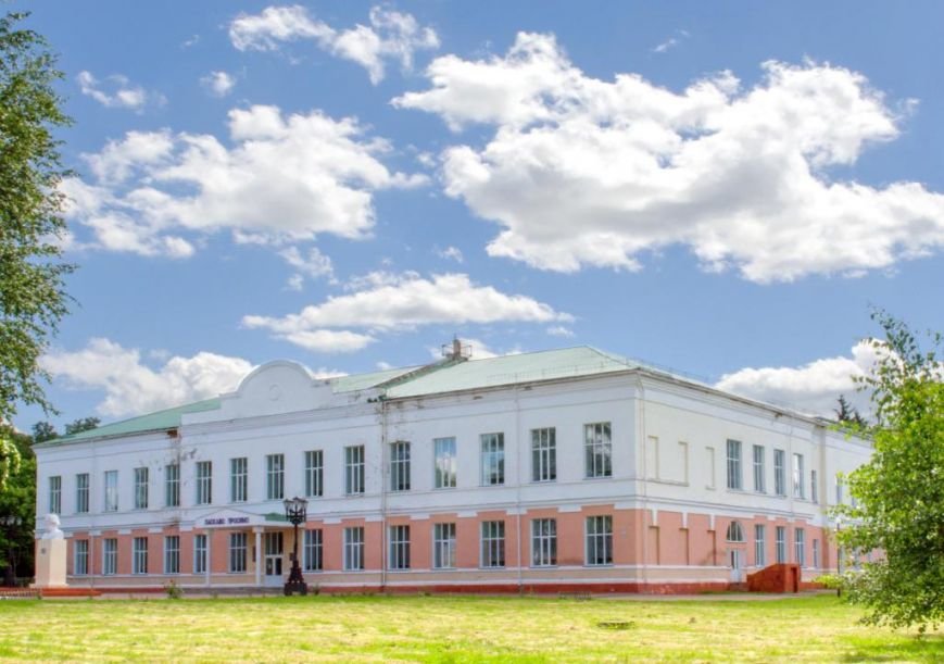 Гімназія_ім.Ушинського._Новгород-Сіверський Гімназія_ім.Ушинського._Новгород-Сіверський