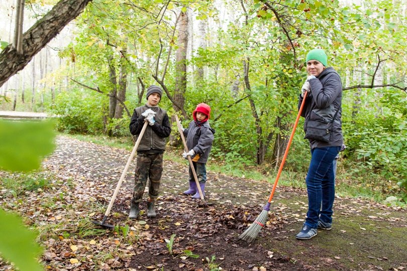 Жители южной части Полевского совместными усилиями прибрали..., фото-3 Жители южной части Полевского совместными усилиями прибрали парк, фото-3