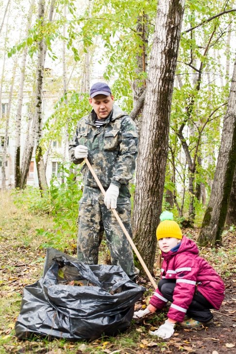 Жители южной части Полевского совместными усилиями прибрали..., фото-9 Жители южной части Полевского совместными усилиями прибрали парк, фото-9