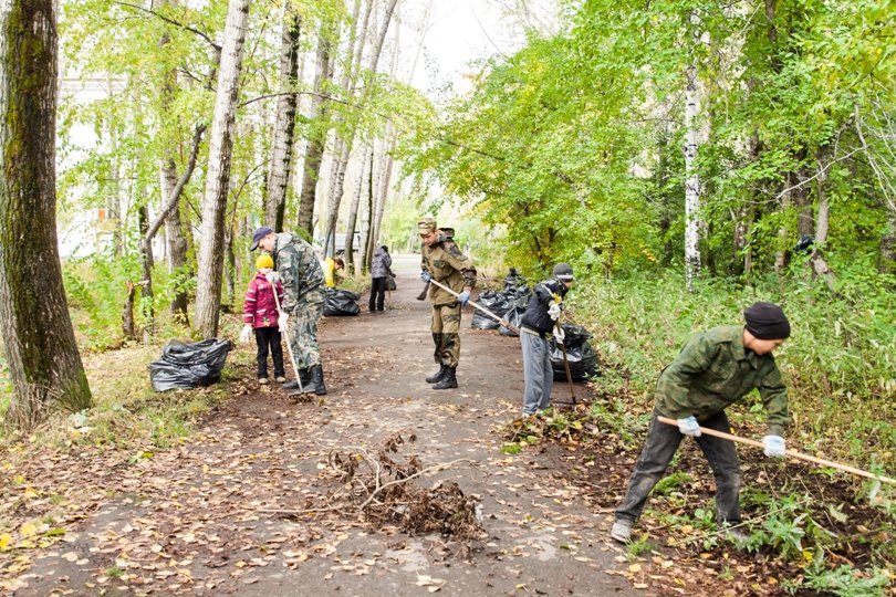 Жители южной части Полевского совместными усилиями прибрал..., фото-11 Жители южной части Полевского совместными усилиями прибрали парк, фото-11