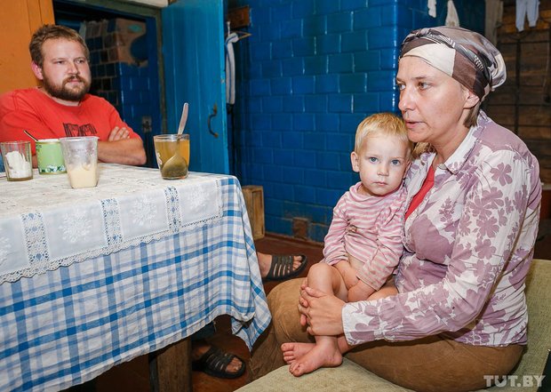 "Они нас — в СОП, мы — в Верховный суд". Семья с ребенком-..., фото-2 "Они нас — в СОП, мы — в Верховный суд". Семья с ребенком-инвалидом из деревни под Сморгонью годами судится с опекой, фото-2