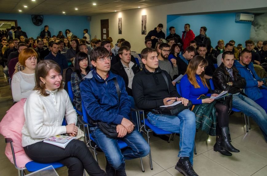 3 Тренінги від провідних ІТ-компаній зібрали повні зали. 3 Тренінги від провідних ІТ-компаній зібрали повні зали.