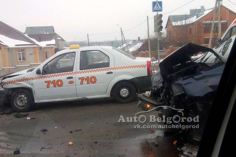 В Белгороде в ДТП пострадал пассажир такси