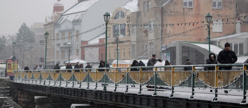 В Ужгород йде сильний сніг, фото-15 В Ужгород йде сильний сніг, фото-15