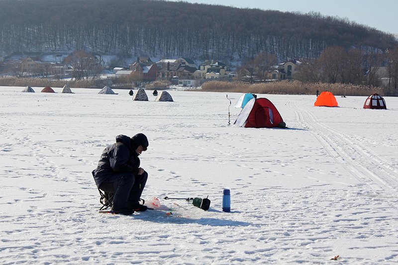 В Белгороде любители зимней рыбалки пренебрегают мерами безопасности