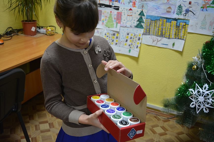 Кто победил в конкурсе детских рисунков «Новый год в Городе..., фото-4 Кто победил в конкурсе детских рисунков «Новый год в Городе214», и какие подарки получили юные художники?, фото-4