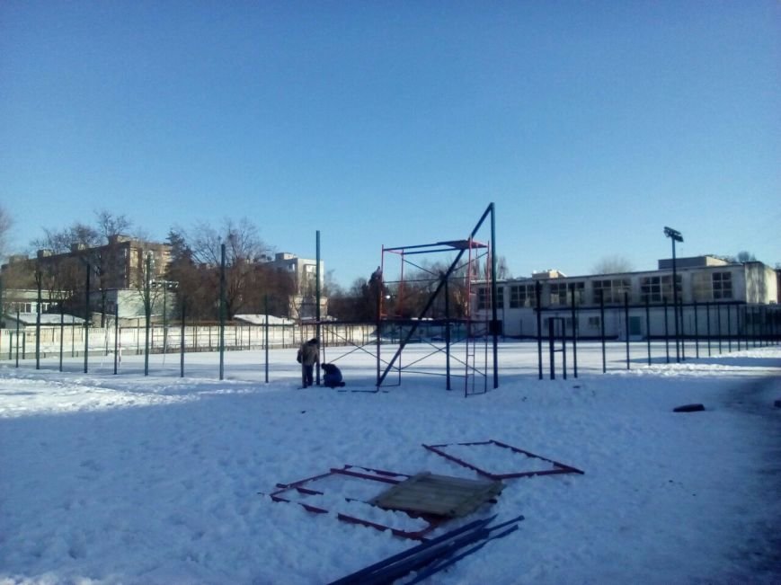 Новомосковск 0569 стадион 4 Новомосковск 0569 стадион 4