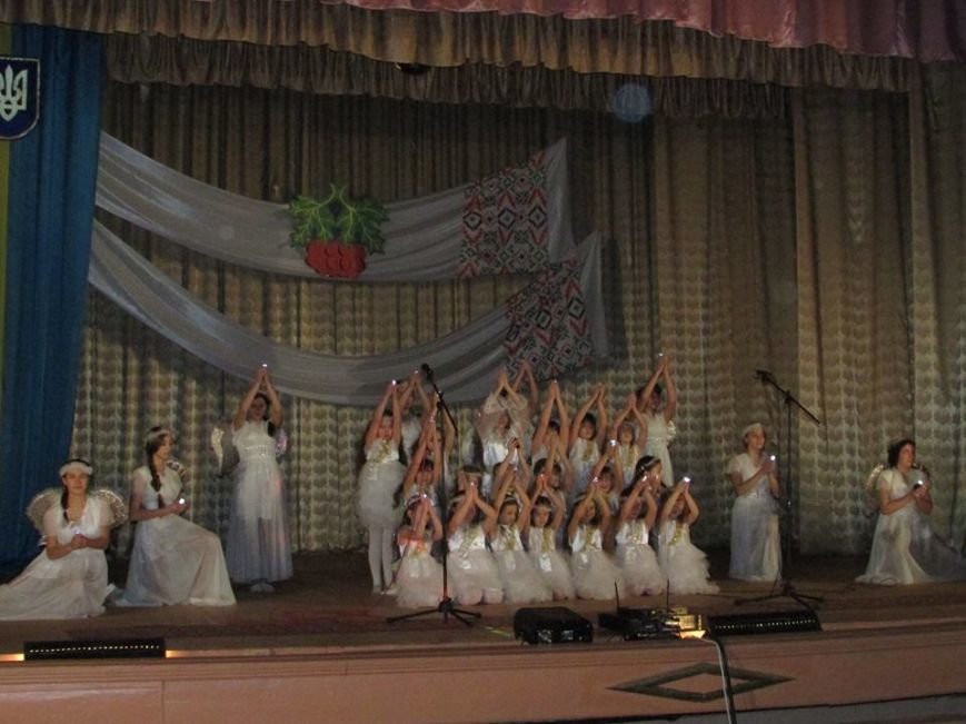 У Новограді-Волинському відбувся тематичний вечір, присвяче..., фото-4 У Новограді-Волинському відбувся тематичний вечір, присвячений річниці Небесної Сотні, фото-4
