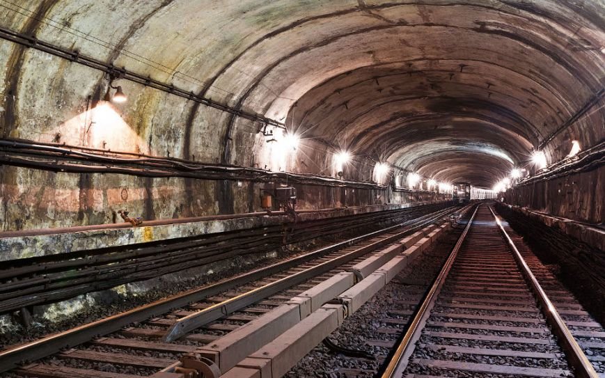 метро пустое222 метро пустое222
