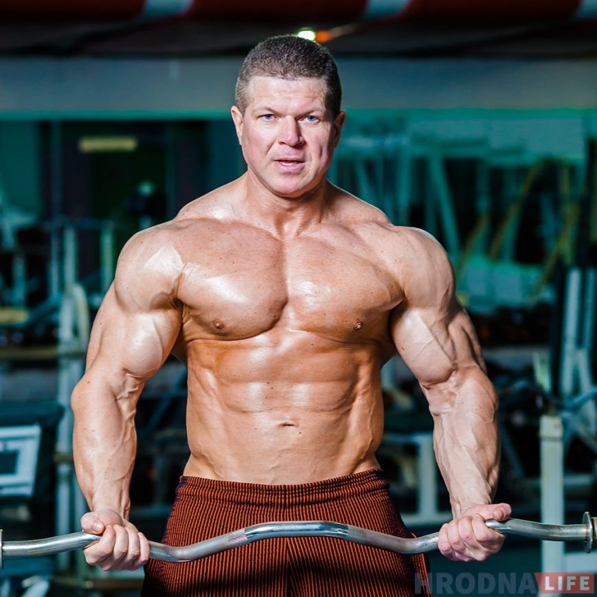 bodybuilder-45-oleg-ryishkevich-005