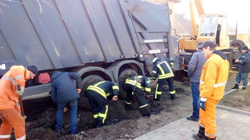 Сміттєвоз-12 Сміттєвоз-12