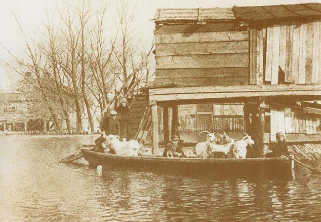 1931-год-Потоп-на-Трухановом-острове-во-время-разлива-Днепра-e1343518655796 1931-год-Потоп-на-Трухановом-острове-во-время-разлива-Днепра-e1343518655796