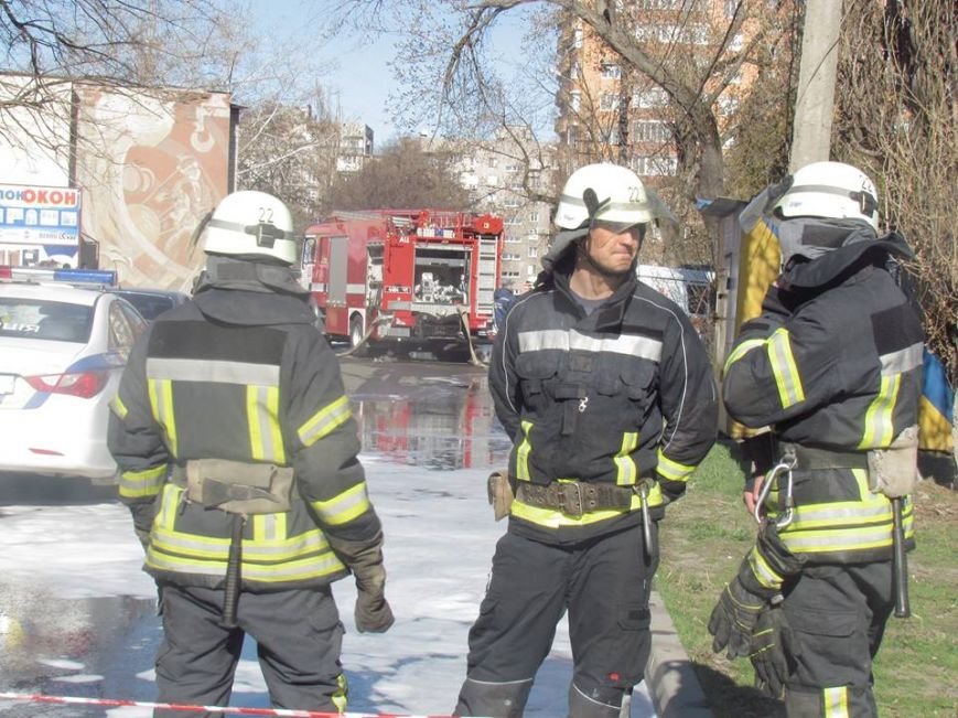 В Мариуполе взорвался джип, погиб сотрудник СБУ (ФОТО+ВИДЕО), фото-2