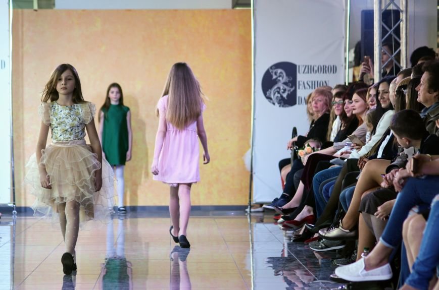 В Ужгороді пройшов «Uzghorod Fashion Day»: фоторепортаж, фото-6 В Ужгороді пройшов «Uzghorod Fashion Day»: фоторепортаж, фото-6