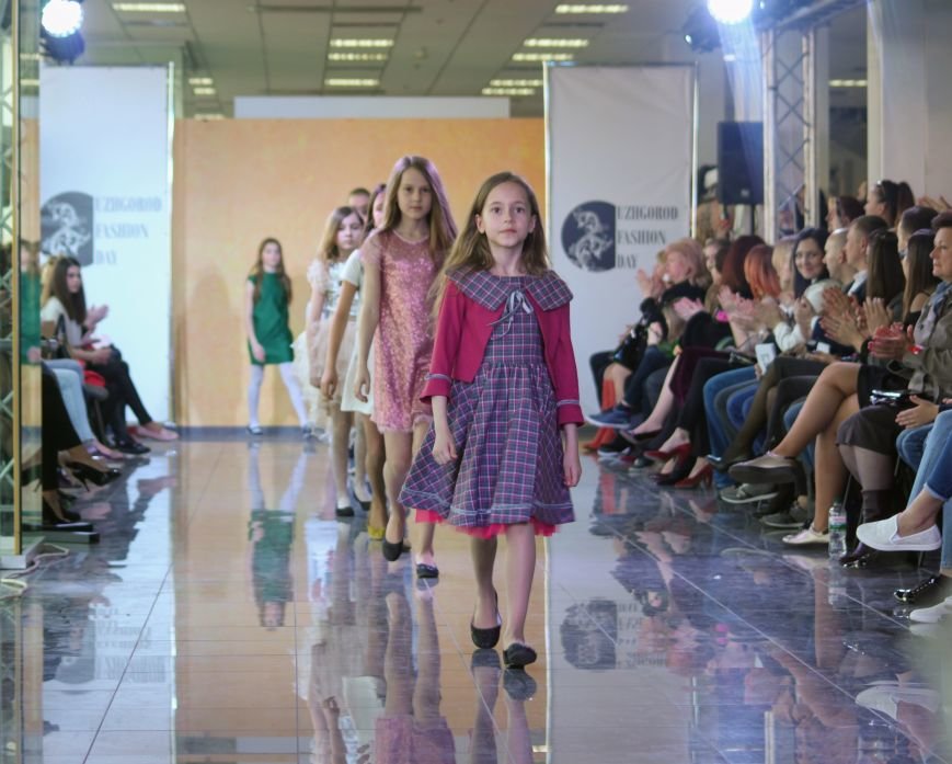 В Ужгороді пройшов «Uzghorod Fashion Day»: фоторепортаж, фото-8 В Ужгороді пройшов «Uzghorod Fashion Day»: фоторепортаж, фото-8