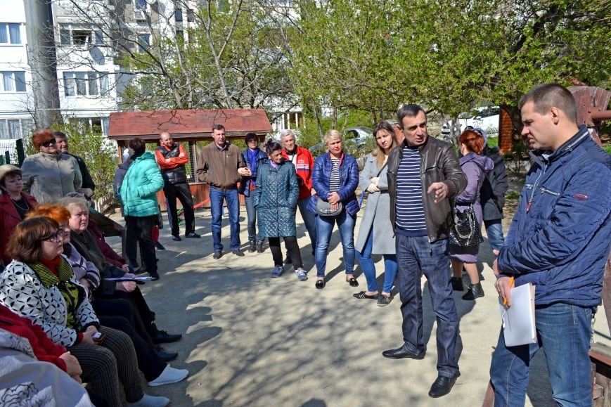 Задачи по благоустройству придомовой территории на улице Родниковой в Кореизе планируются демократическим путем (9) Задачи по благоустройству придомовой территории на улице Родниковой в Кореизе планируются демократическим путем (9)