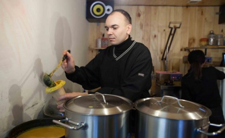 Как ребята из Мариуполя подсадили украинцев и поляков на с..., фото-3 Как ребята из Мариуполя подсадили украинцев и поляков на стакан (ФОТО), фото-3