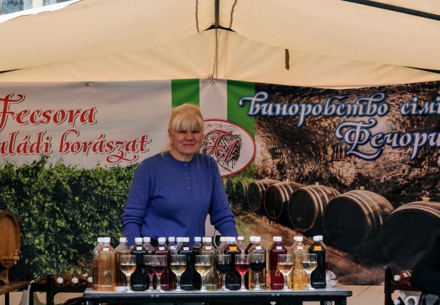 "Сонячний напій" в Ужгороді: ціни, затори та вино (ФОТОРЕП..., фото-29 "Сонячний напій" в Ужгороді: ціни, затори та вино (ФОТОРЕПОРТАЖ), фото-29