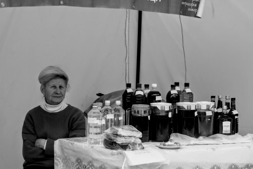 "Сонячний напій" в Ужгороді: ціни, затори та вино (ФОТОРЕП..., фото-19 "Сонячний напій" в Ужгороді: ціни, затори та вино (ФОТОРЕПОРТАЖ), фото-19