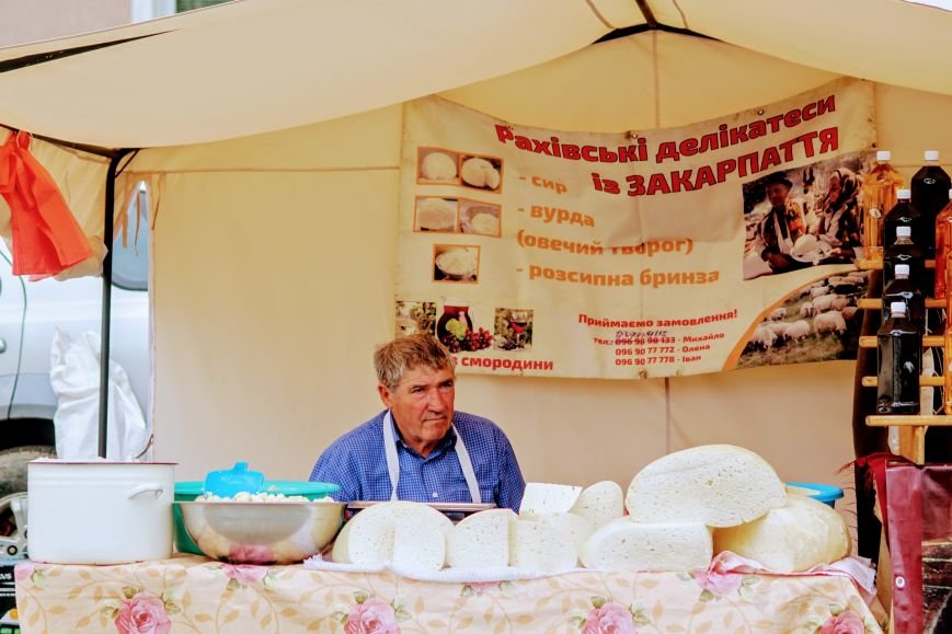 "Сонячний напій" в Ужгороді: ціни, затори та вино (ФОТОРЕП..., фото-9 "Сонячний напій" в Ужгороді: ціни, затори та вино (ФОТОРЕПОРТАЖ), фото-9